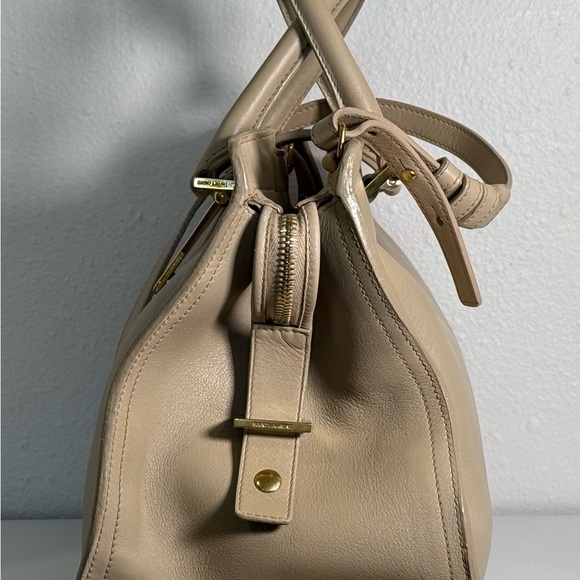 Authentic YSL Beige Cabass - Picture 2 of 9